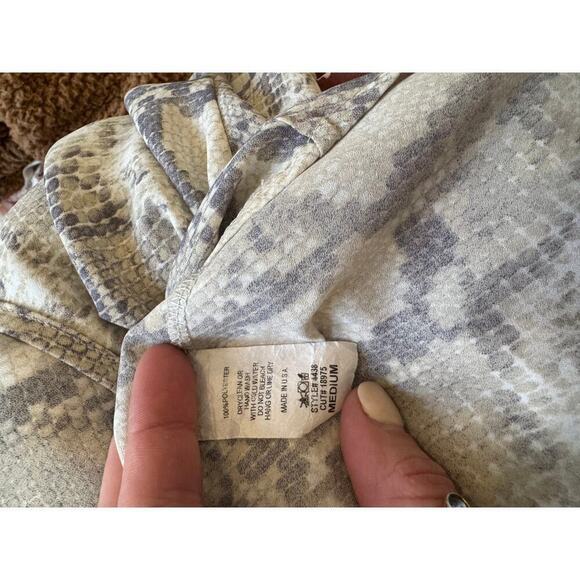 Entro Snake Print Blouse Size Medium - Picture 3 of 4